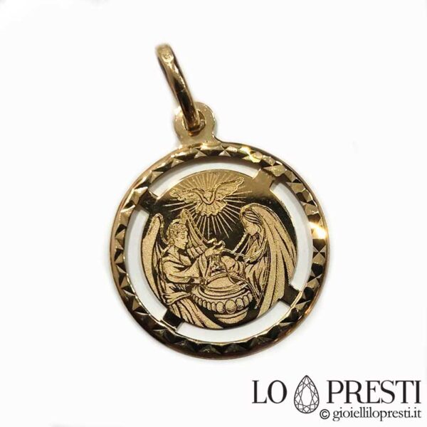 Ciondolo pendente battesimo in oro giallo 18kt, per nascita battesimo, simbolo di fede. Certificato di garanzia e confezione regalo,personalizzabile tramite incisione, sevizio gratuito.