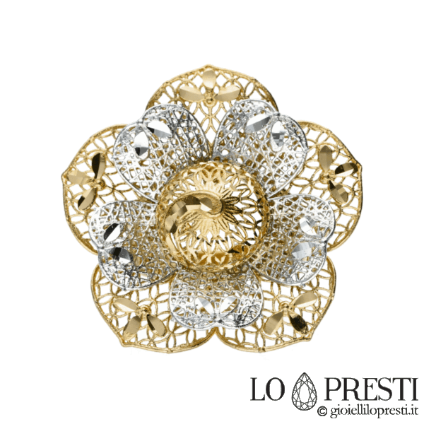 Anello Fiore donna in oro bianco e giallo 18kt lavorazione lucida e brillantata, oggetto di grande effetto. Certificato di garanzia e confezione regalo.