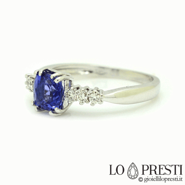 anello donna compleanno anniversario tanzanite taglio cusino e diamanti brillanti