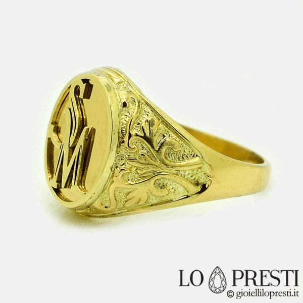 anello ovale con iniziali stile etrusco lettere personalizzate